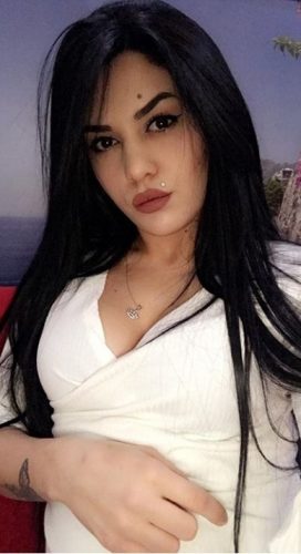 Toroslar Escort Bayan Ela - Güzellik, Şefkat ve Rahatlamayı Bir Arada Sunuyor